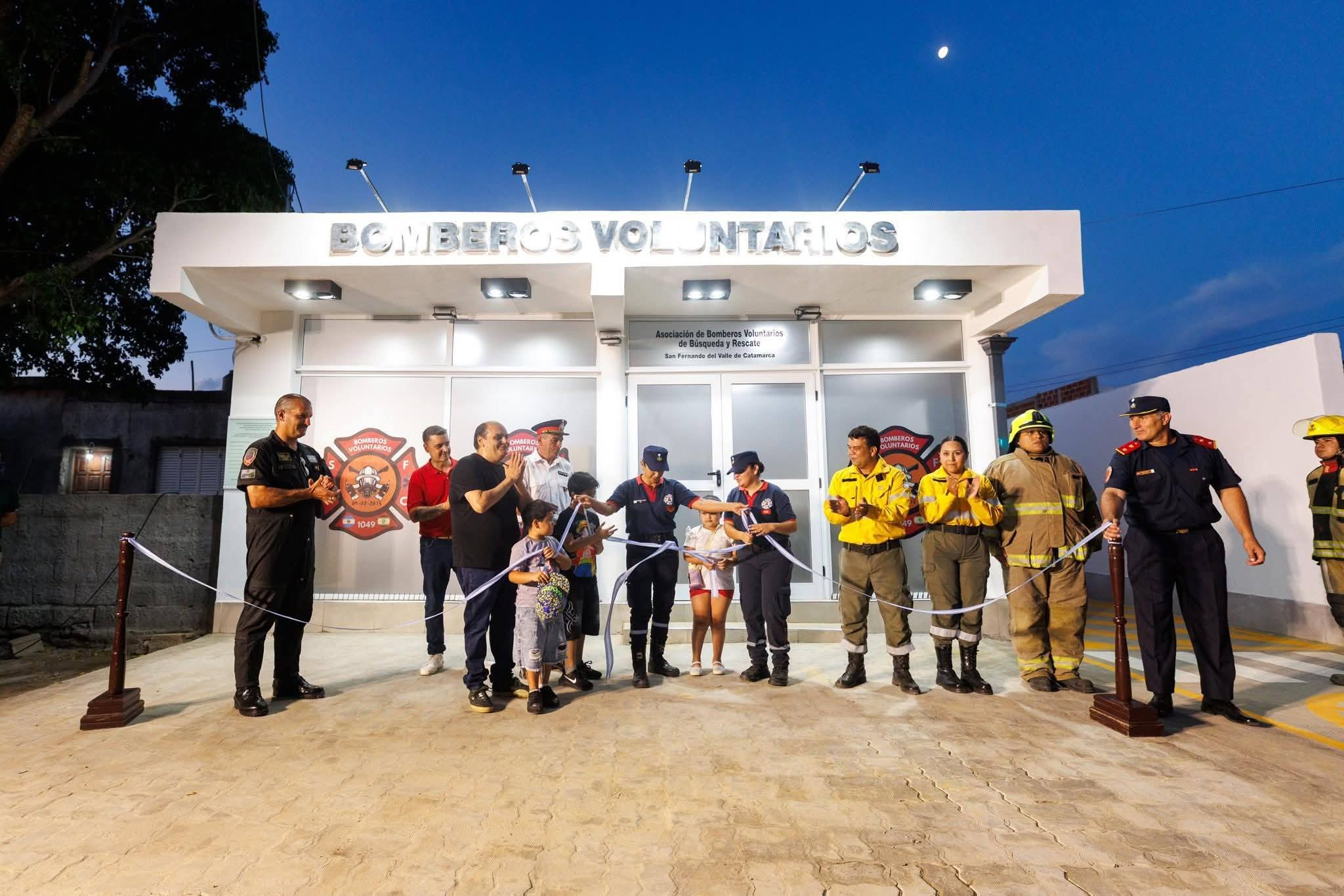 Inauguraron el nuevo cuartel de los Bomberos Voluntarios “Halcones de Fuego”.