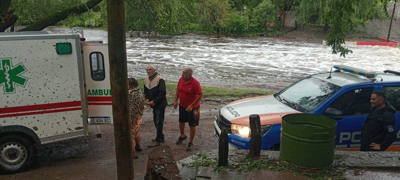 Importantes daños y evacuaciones tras el temporal en Ancasti.