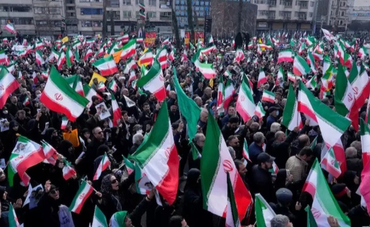 Irán: la “era Mojtaba Jamenei” comienza con ataques y protestas en medio de la guerra.