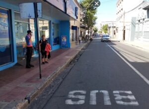 Paro de colectivos golpea al interior: empresas advierten que el sistema está “en emergencia”.