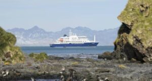 Un brote de hantavirus en un crucero deja tres muertos en Ushuaia.