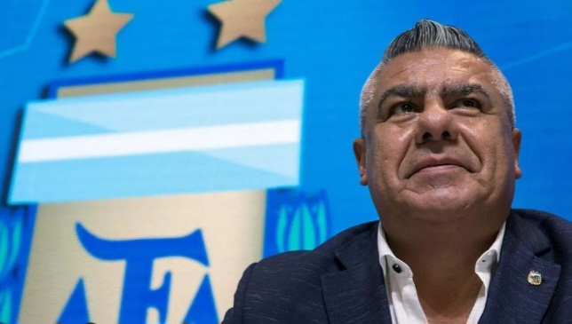 La Justicia de EE.UU. incautó los teléfonos de Chiqui Tapia y otros dirigentes de la AFA.
