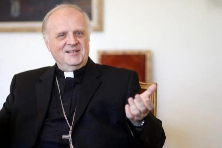 Llegó el nuevo Nuncio apostólico del Papa al país.
