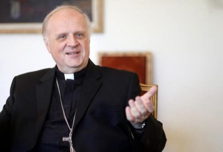 Llegó el nuevo Nuncio apostólico del Papa al país.