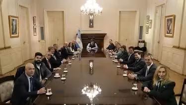 Milei reúne al Gabinete tras su cadena nacional por Malvinas.