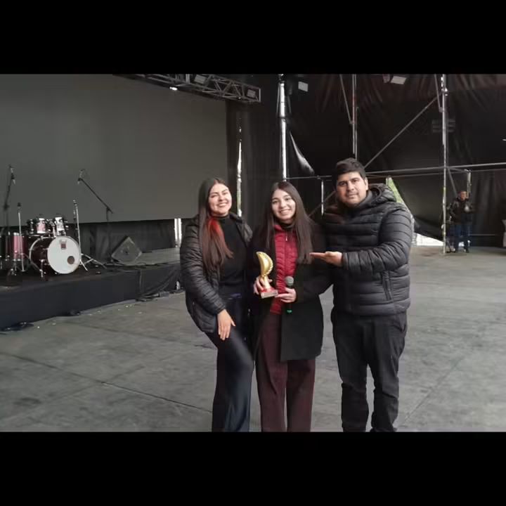 Aldana Benavidez fue reconocida como Artista Revelación en Famaillá.