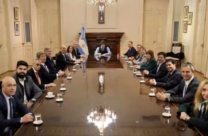 Milei reunió al Gabinete y puso a Malvinas y el Presupuesto 2027 en el centro de la agenda.