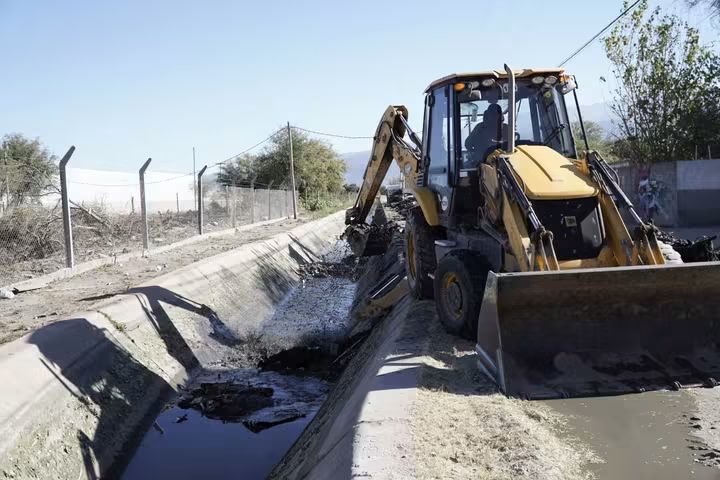 Aguas de Catamarca refuerza la prevención ante posibles lluvias intensas por El Niño.
