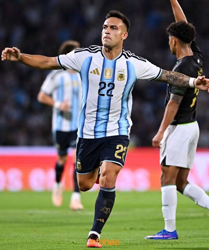 Argentina goleó 4-0 a Bolivia en el inicio de una nueva etapa.