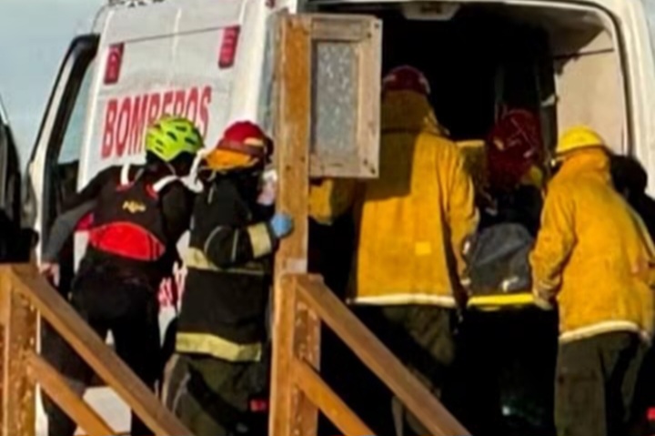Tragedia en Guaminí: tres pescadores murieron y buscan a otros dos.