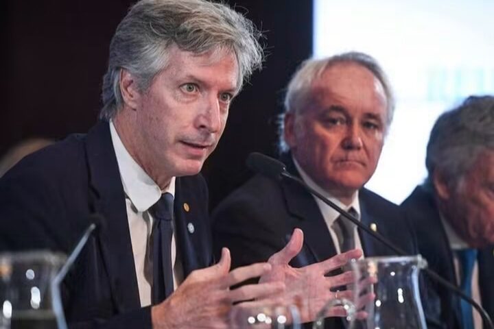 El BCRA espera más de USD 4.400 millones y apuesta a fortalecer las reservas.