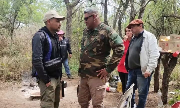 Detectan a cinco trabajadores rurales viviendo en condiciones de extrema precariedad.