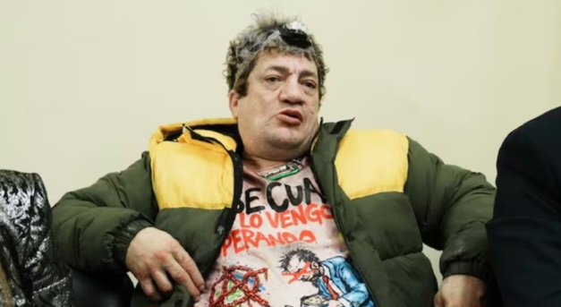 Pity Álvarez chocó contra un auto en una estación de servicio.<br><br>