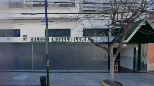 Investigan a estudiantes por generar imágenes sexuales falsas de 45 alumnas.