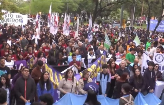 El fuerte reclamo del Rector de la UNCa en la Marcha Universitaria.